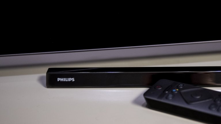 55-инчовият телевизор, който пренася киното в дома ви