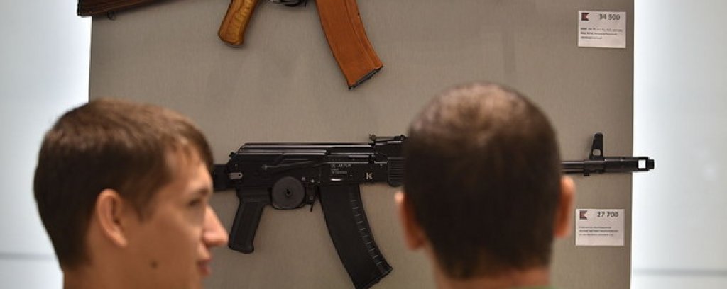 Калашников признава, че Шмайзер му помага за АК-47