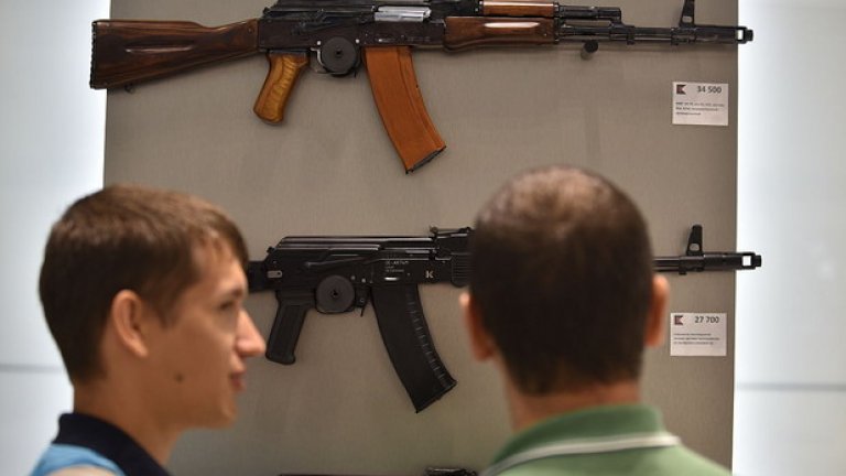 Калашников признава, че Шмайзер му помага за АК-47