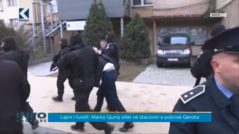 Спецчасти с пълно въоръжение и дипломатически скандал