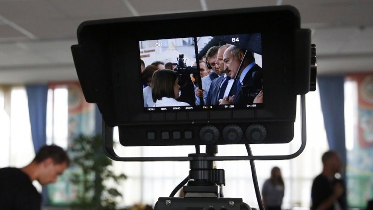 Кадри на Russia Today вече правят напълно завършени новинарски емисии, след като много беларуски журналисти хвърлят оставки