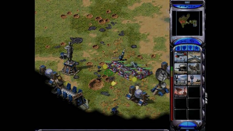 Command & Conquer: Red Alert 2
За да успее вашата фракция в суровия свят на стратегическата класика Command & Conquer: Red Alert 2 се нуждаете от две неща: база и армия. Антипиратската стратегия на ЕА обаче взе на прицел и двете. Не повече от 30 секунди, след като започнете нова игра на нелицензирано копие, всичко, което притежавате като бойни единици в играта ще гръмне едновременно в една грандиозна експлозия. Единственото, което ви остава, е да гледате с празен поглед екрана на монитора. Всъщност, това е забавно решение, но и пропиляна възможност за много повече. Чисто и просто, 30 секунди е прекалено къс период. За максимално удовлетворение ЕА трябваше да остави пиратите да поиграят поне десетина минути, преди да дръпне шалтера.