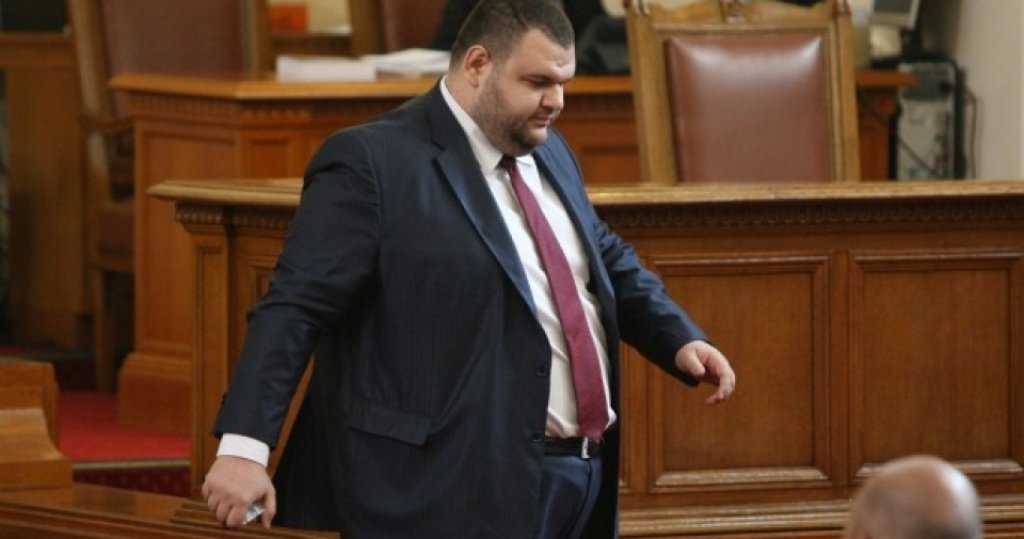 18014-Пеевски_960_539