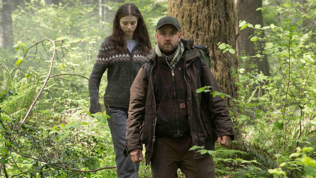 \"Leave No Trace\"
Бен Фостър играе ветеран от войната, който живее в гората на национален парк, а Томасин Маккензи е неговата дъщеря. Как и най-вече защо живеят по този начин, ни разказва този филм за една от маргинализираните групи в САЩ. 