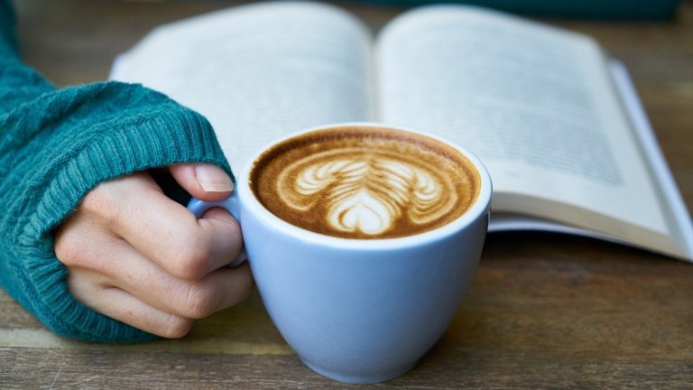С разнообразни заглавия отбелязваме Световния ден на книгата. Вижте какво чете екипът ни в момента: