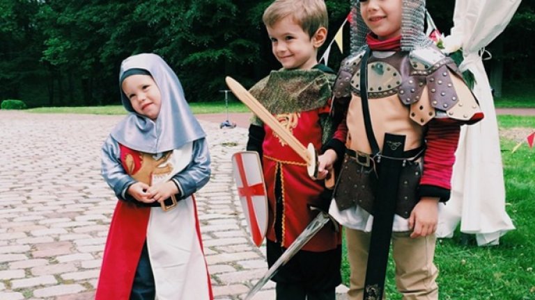 Трите деца на Лебедеви