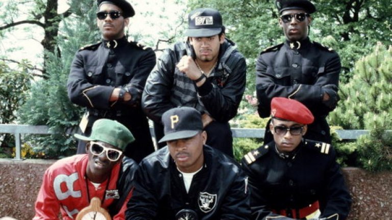 Една от най-добрите рап групи на 90-те Public Enemy се разминава цели 6 пъти с наградата и така и си остава с номинациите