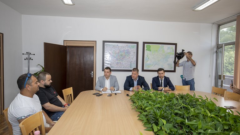Живко Тодоров проведе среща с представители на нощните барове заради охранителите с криминално досие