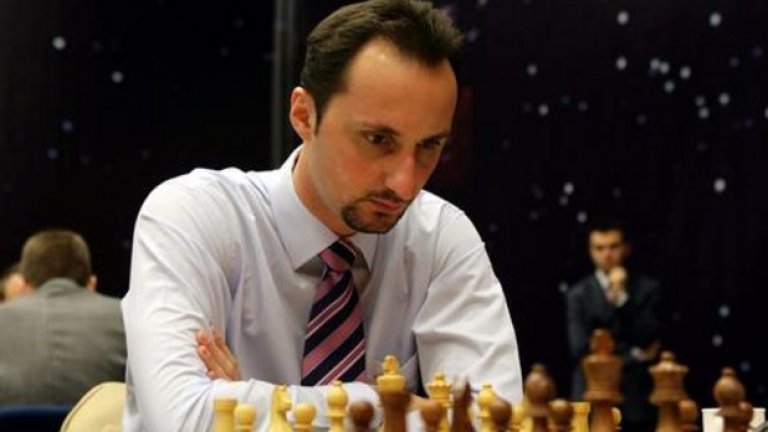 Веселин Топалов - 120 000 евро. Световният шампион за 2005 г. спечели силния турнир в Ставангер, участва и в още няколко надпревари с висок награден фонд. Движи се втори в световната ранглиста и догодина ще участва в Турнира на претендентите.
