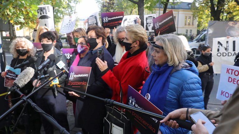 Демонстрантите са стигнали до дома на вицепремиера Ярослав Качински