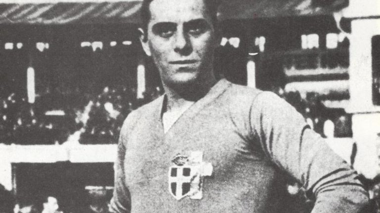 Атилио Ферарис е първият капитан на Рома и първият играч на "вълците", обличал националната фланелка на Италия