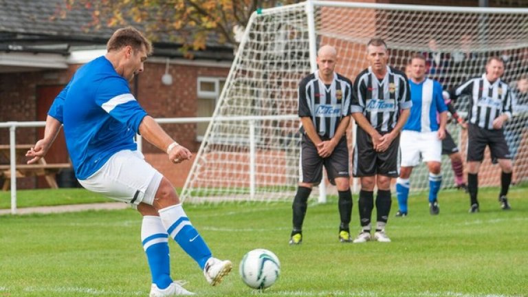 Стилиян Петров отново на терена