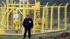 "Овергаз" беше принудена да купува руския газ през посредничеството на "Булгаргаз", за да не загуби лиценза си