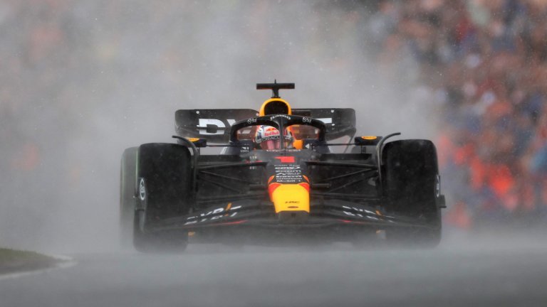 Рекорд за Верстапен на домашната му писта, тоталната му доминация продължава