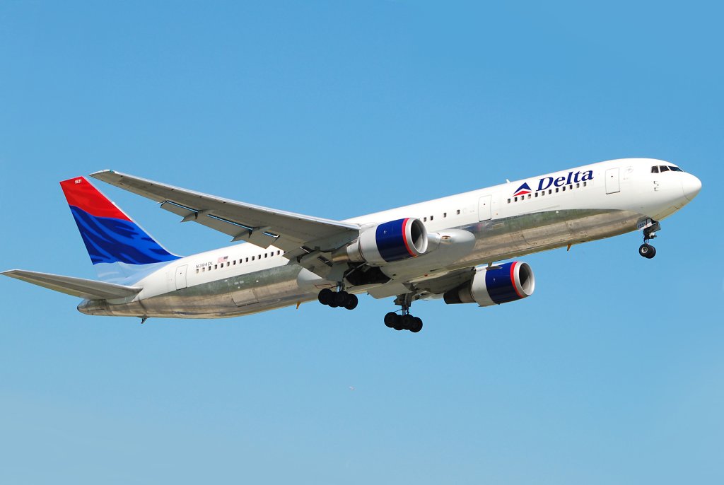 Delta_Air_Lines_B767-300ER_N394DL