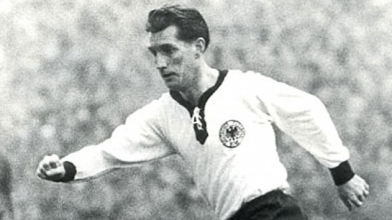 Валтер е пример за забележително спортно дълголетие, играейки до 39-годишна възраст