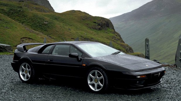 Lotus Esprit V8
Esprit V8 се появи в самия край на ерата на автомобилите с клиновидна форма.