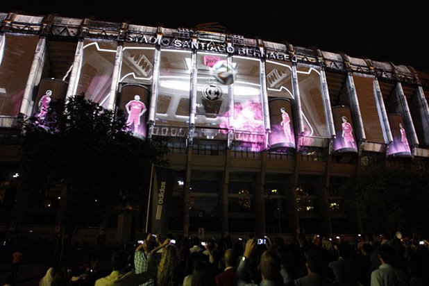 Реал (Мадрид) облича розово за новия сезон