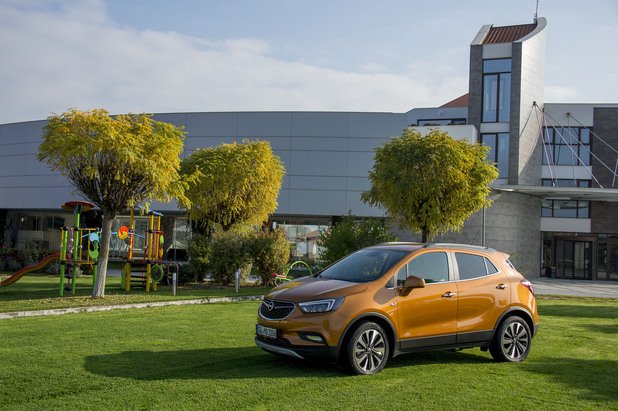 Новият мини SUV на Opel предлага голямо количество екстри в компактен размер

Вижте галерията