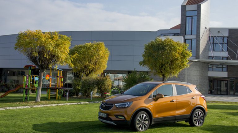 Новият мини SUV на Opel предлага голямо количество екстри в компактен размер
Вижте галерията