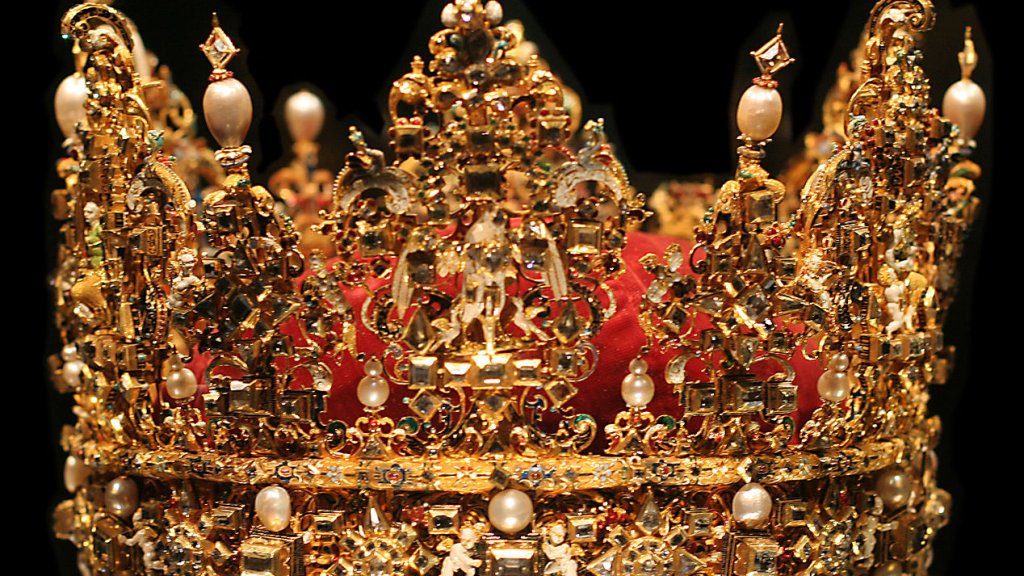 1268px-Denmark_crown