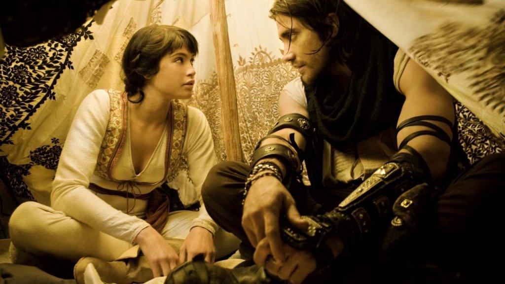 "Prince of Persia: The Sands of Time" 
Джейк Джиленхол играе във филма, който държи рекорда преди да се появи "Warcraft". Още един случай, където критиците не харесват филм по игра, но той счупва боксофиса. 