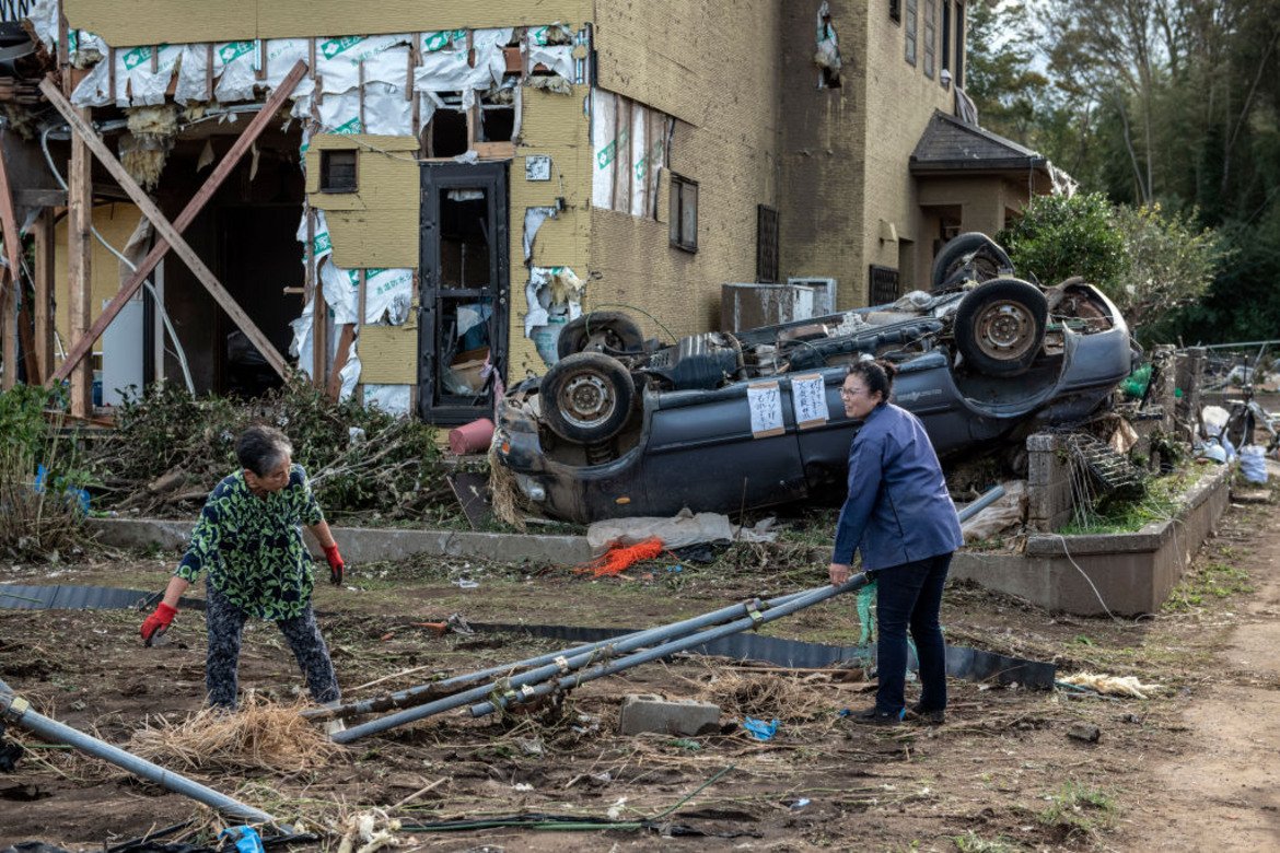 Близо 70 са вече жертвите на тайфуна "Хагибис" в Япония