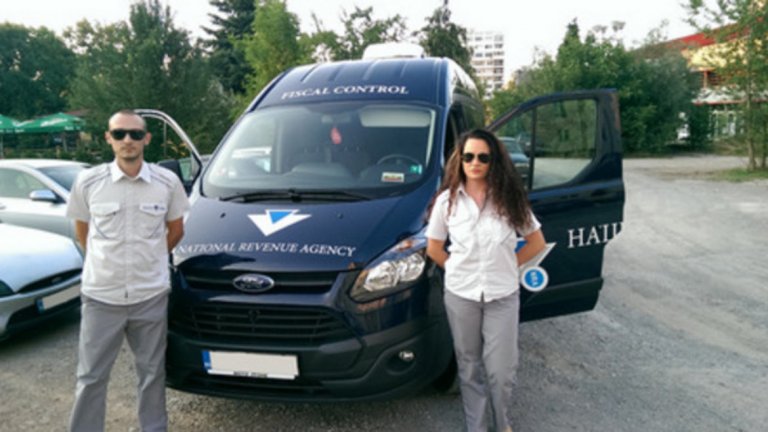 Да, оказва се, че в България може да отвлечеш данъчни инспектори