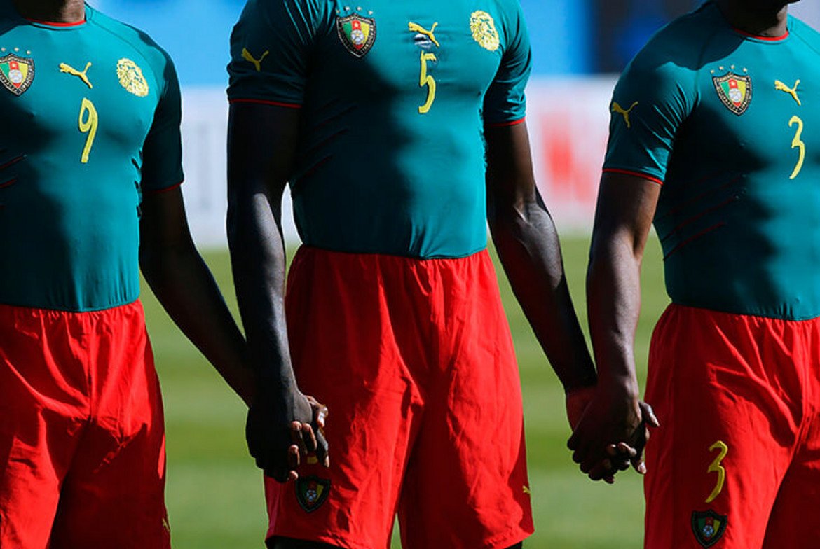 Гащеризонът на Puma бе като прилепнал за тялото на камерунските футболисти. Звездите на "неукротимите" твърдяха, че никога не са носили нещо по-удобно на терена.