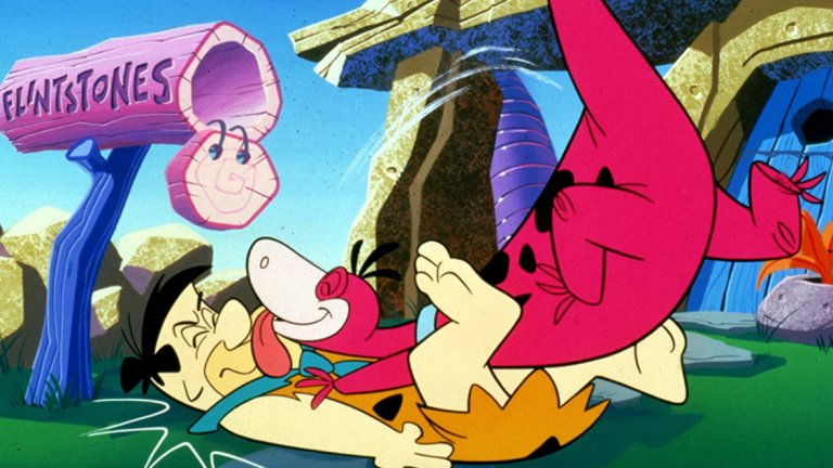 The Flintstones/ ”Семейство Флинтстоун”
Това е първата анимация, която се появява в праймтайма на американска телевизия и още с първите си епизоди постига безпрецедентен успех. Цялата история се върти около живота на типично американско семейство от 60-те години на миналия век, само че в контекста на каменната ера с динозаври и саблезъби котки. 
Всички помним и как се задвижваха шантавите автомобили, направени от каменни блокове и дърво. Повече от шест десетилетия след премиерата си героите от “Семейство Флинтстоун” продължават да бъдат едни от най-разпознаваемите лица от телевизионния екран.