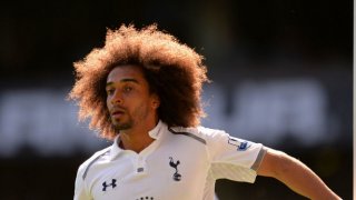 8. Беноа Асу-Екото
"Играя единствено и само за пари. Футболът е просто работа за мен. Да, наистина добра професия, която не мразя, но не бих казал, че е истинската ми страст", заяви Екото през 2010 г. Камерунският национал прекара почти десетилетие в северен Лондон и поддържаше добро ниво, но винаги е бил известен сред съотборниците си като човек, който не харесва играта.   