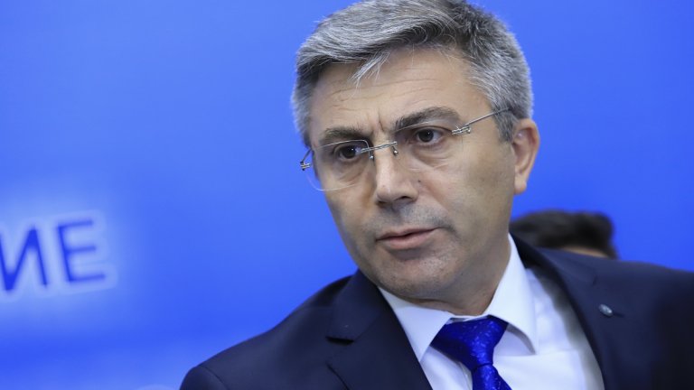 ДПС иска да отпадне двойното гражданство за министри и депутати