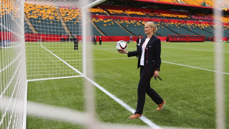 Тук, Стайнхаус тества технологията на голлинията преди 1/8-финала от Световното първенство за жени през лятото.