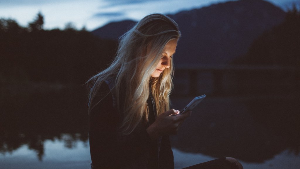 becca-tapert-QofjUnxy9LY-unsplash