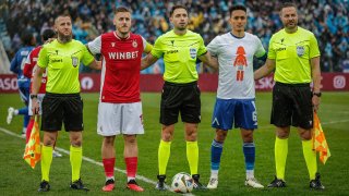 Радослав Гидженов ще свири дербито между Левски и ЦСКА