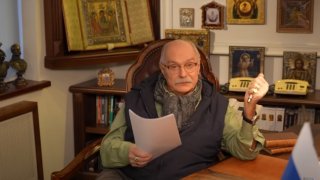 Филм за Путин, борд на банка и видео проповеди...