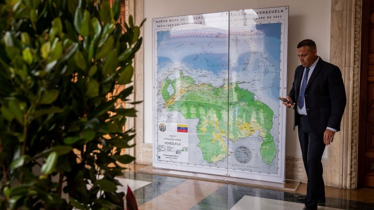 В Каракас представиха нова карта на Венецуела, която вече включва Ескибо като част от територията на страната