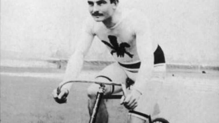 Британският колоездач Артър Линтън има „честта“ да е първият в историята, хванат с допинг. Разбира се, през  1886 година допингът е означавал просто да употребиш малко кокаин и да и да изпиеш 4-5 кафета. 24-годишният Артър умира малко след края на състезанието Бордо-Париж. Друг колоездач твърди, че Линтън е прекалил с допинга преди състезанието, като дори е употребил вид пестицид.