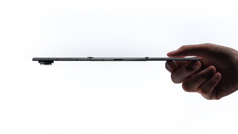 Корейският технологичен гигант представи първия си двойно сгъваем смартфон