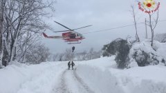 Хеликоптер на Бърза помощ е паднал в Италия. На борда има шест души. Полетът е бил за спасяване на ранен по време на ски. 