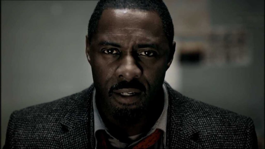 \"LUTHER\" 
2010 - 2016 
Най-подценения детективски сериал в класацията ни. Идрис Елба играе ченге, чиято отдаденост на работата му струваше жената на живота му, а може би и психическата му стабилност. 