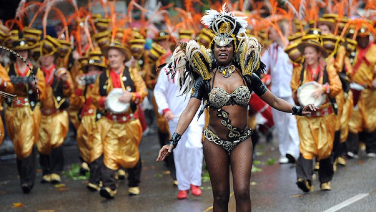 Горещи ритми от Карибите в мрачен Лондон - разгледайте снимките