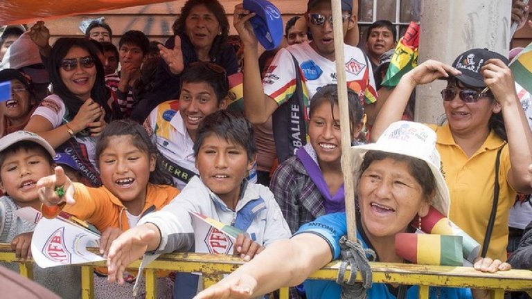 Ентусиазирана публика посрещна рали "Дакар" в Боливия