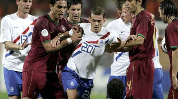 Грозните сцени и 20-те картона на мача Португалия - Холандия (1:0) от Мондиал 2006 се помнят много повече от хубавия гол на Маниш