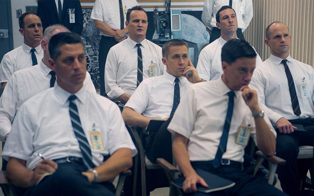 \"First Man\"
 Деймиън Чазел пише и режисира филма за кацането на Луната и ни показва какво се случва в мислите на Нийл Армстронг (в ролята Райън Гослинг), докато стъпва по извънземната повърхност.