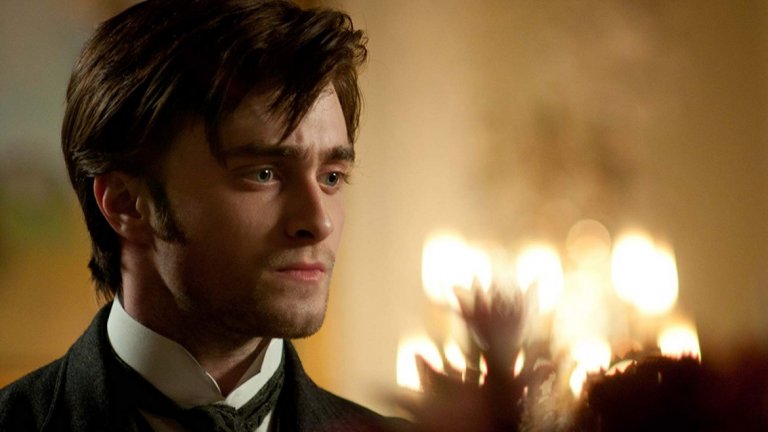 "Жената в черно" (The Woman in Black)  
Първият филм на Радклиф след Потър беше през 2012 г. по призрачния роман на Сюзън Хил, адаптиран от Джейн Голдман и режисиран от Джеймс Уоткинс. Това е мрачна приказка, пълна с готическа атмосфера. Млад адвокат (Радклиф) пътува до отдалечено село, където открива отмъстителния призрак на разкаяна жена, тероризираща местните.