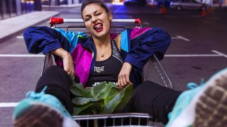 За любовта към сцената, "Керана и космонавтите", произхода на псевдонима ѝ и Тайланд