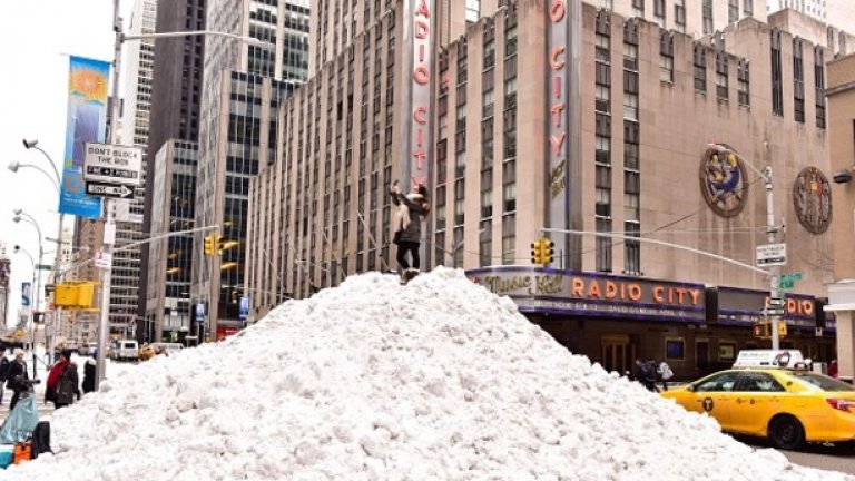 Как Америка не се остави да бъде изненадана от снега, а ние повярвахме на дебелашката лъжа, че навсякъде се изненадват от него
