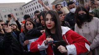 протести Иран