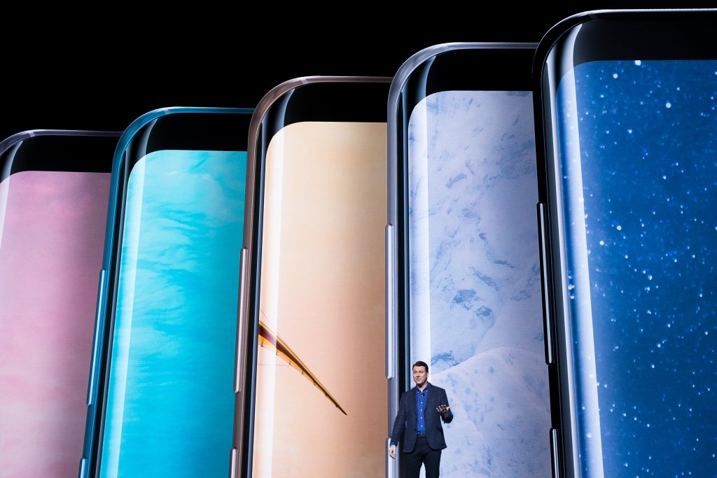 Samsung Unveils New Galaxy S8 Phone